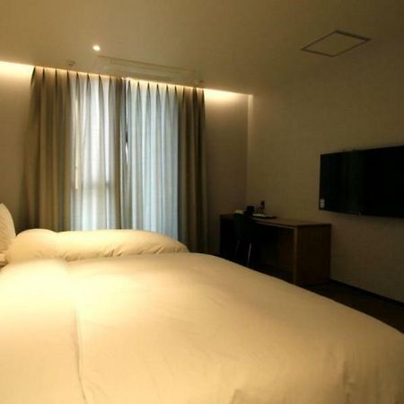 Gimhae Perfect Hotel מראה חיצוני תמונה