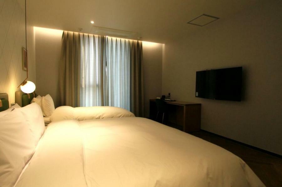 Gimhae Perfect Hotel מראה חיצוני תמונה